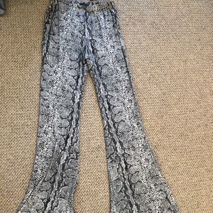 Flare snake skin tight pants